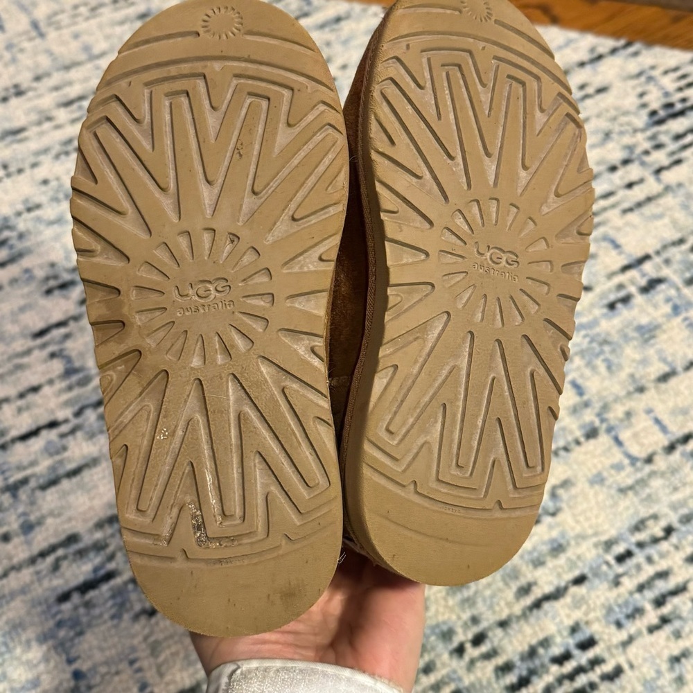 UGG Classic Tall Boot, Youth size 2 - Picture 12 of 12